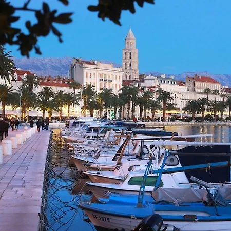 Sunny Near The Centar, Free Parking Appartement *