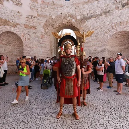 Sunny Near The Centar, Free Parking Appartement *