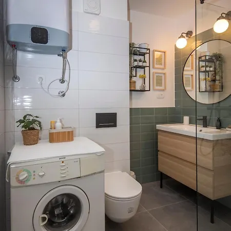 Sunny Near The Centar, Free Parking Appartamento *