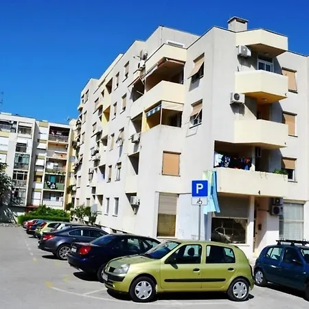 Apartment Sunny Near The Centar, Free Parking *