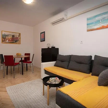 Sunny Near The Centar, Free Parking *