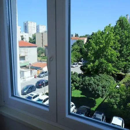 Sunny Near The Centar, Free Parking *