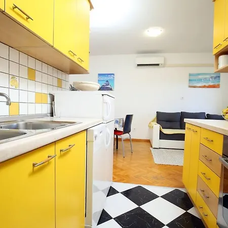 Sunny Near The Centar, Free Parking Apartment Split