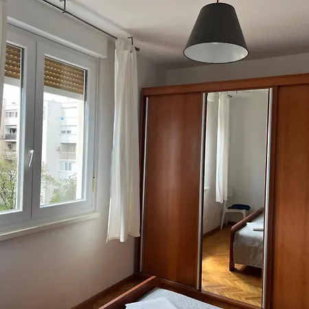 Sunny Near The Centar, Free Parking Apartment *