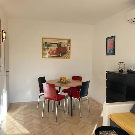 Apartmán Sunny Near The Centar, Free Parking *